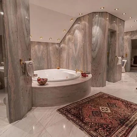 Villa Bostele With Seven Bedrooms, Indoor Pool And Two Saunas *