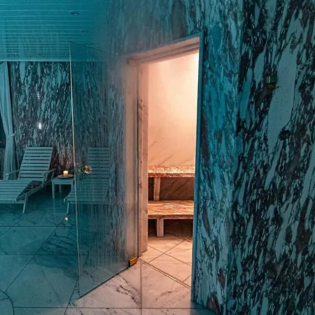 Bostele With Five Bedrooms, Indoor Pool, Two Saunas & Garage バド クラインキルヒハイム