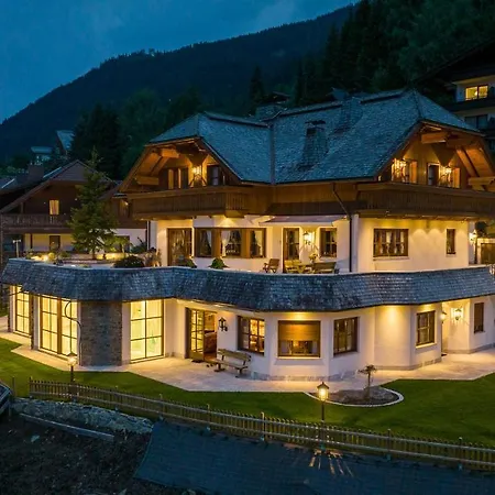Bostele With Five Bedrooms, Indoor Pool, Two Saunas & Garage * Bad Kleinkirchheim