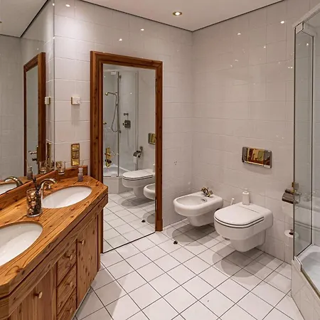 Bostele With Seven Bedrooms, Indoor Pool And Two Saunas *