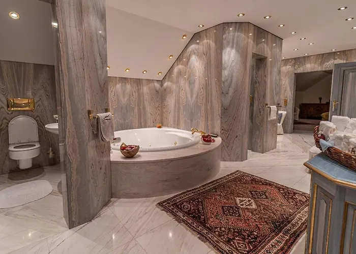 Villa Bostele With Five Bedrooms, Indoor Pool, Two Saunas & Garage *