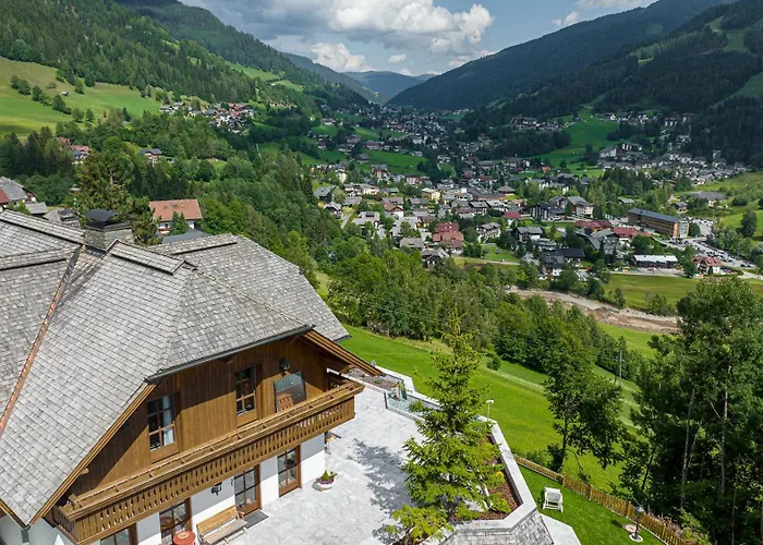 Bostele With Five Bedrooms, Indoor Pool, Two Saunas & Garage