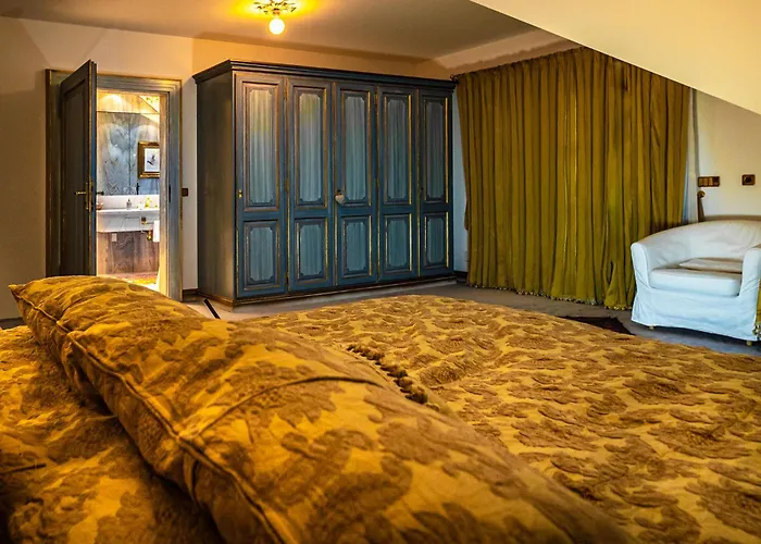 Bostele With Five Bedrooms, Indoor Pool, Two Saunas & Garage *